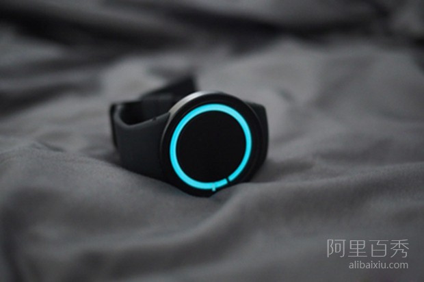 暗夜发出霓虹蓝光的ZIIIRO Eclipse手表,简约又时尚--阿里百秀